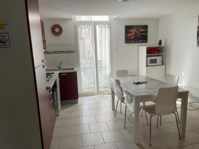 Villa Magali - Appartement Climatise T3 Duplex - Grau-Du-Roi - Hypercentre 20 M De La Plage لو غراو دو روا المظهر الخارجي الصورة